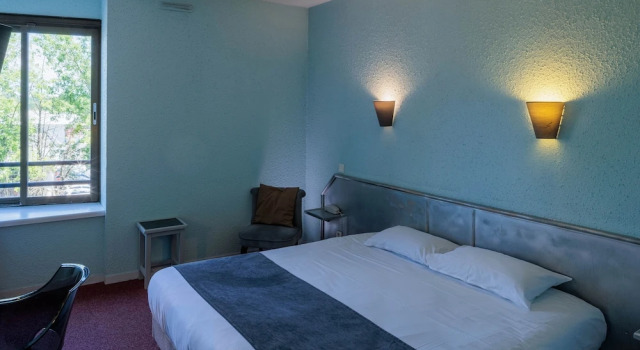 Пятиместный семейный номер Standard Logis Hotel Noemys Brive - Restaurant Le Teinchurier