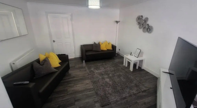 Коттедж Cozy Shotts House With 2 Bedrooms