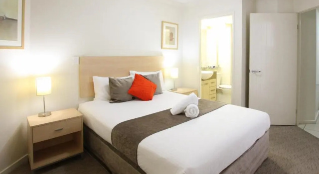 Апартаменты с 3 комнатами Caloundra Central Apartment Hotel Official