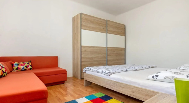 Jurica - 300 m From sea - A1 Lea, Prenota Hotel Hotel a Croatian Islands con parcheggio, Parcheggio
