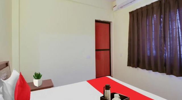 OYO Flagship 70262 Hotel River Wood, Rezerwuj Hotel Morjim North Goa