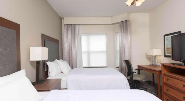 Четырёхместный люкс c 1 комнатой Homewood Suites by Hilton Indianapolis Airport / Plainfield