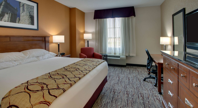 Номер Deluxe Drury Inn & Suites Findlay