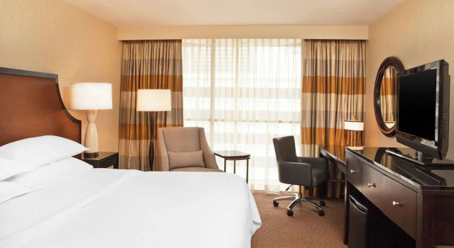 Двухместный люкс Executive Courtland Grand Hotel, Trademark Collection by Wyndham former Sheraton Atlanta
