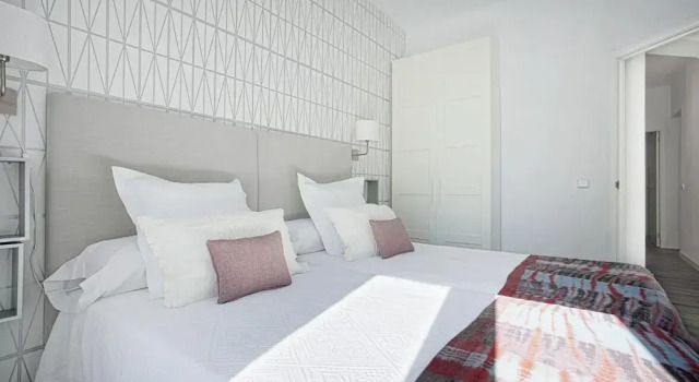 The Best Location, 8pax, 3BD & 2Bth, Reina Sofia II, Забронировать Апартаменты/квартира Апартаменты Мадрида, рядом с Cuarta Pared Theatre, Апартаменты/квартира