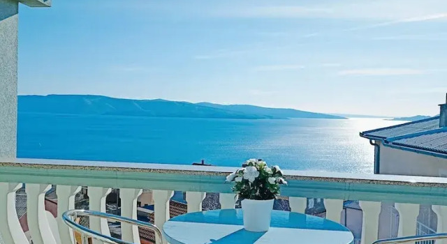 Adorable Apartment With Pool & Terrace With Sea View, Book Lejlighed Hoteller i Senj med pool, Swimmingpool