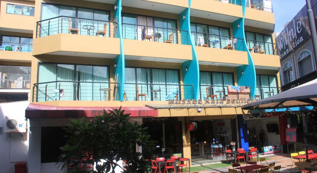 Must Sea Hotel Kata