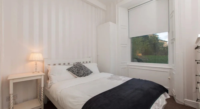 Charming 2-br Flat for 4 in Quiet Corstorphine, Prenota Hotel Corstorphine Edimburgo