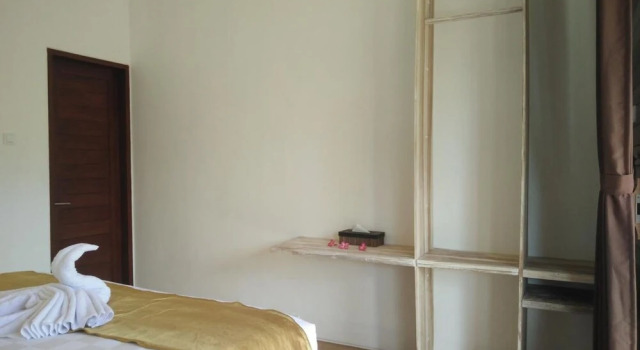 IMeme Guest House, Забронировать Гостевой дом Отели Лембонган с парковкой, рядом с Пляж Нуса Лембонган, Парковка