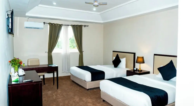 Двухместный номер Standard с видом на сад Royal Ambassador Hotel