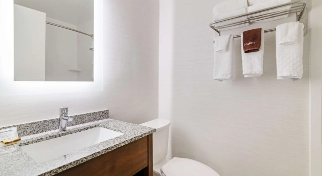 Четырёхместный номер Standard Best Western Springfield Hotel