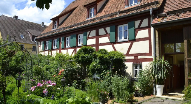 Romantisches Bed&Breakfast Apfelstern, Rezerwuj Hotel Hotele w Wörnitz z parkingiem, Parking