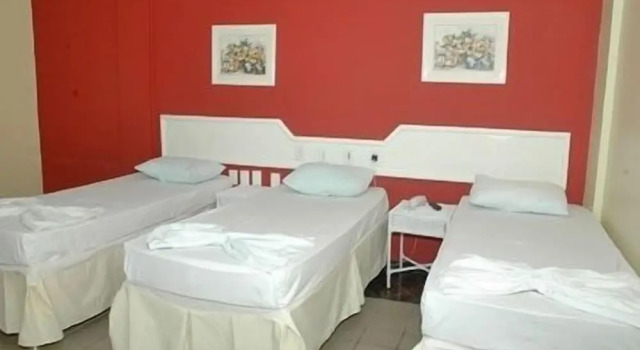 Трёхместный номер Standard с балконом Tropical Praia Hotel