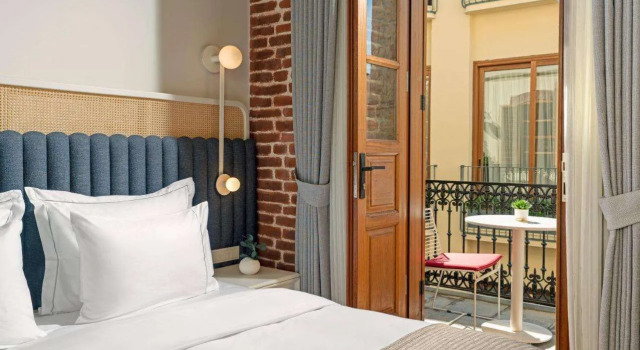 Ecole St Pierre Hotel