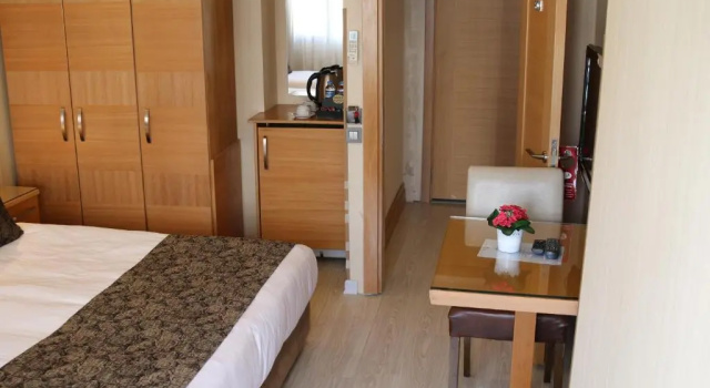 Трёхместный номер Standard с видом на город Emerald Hotel