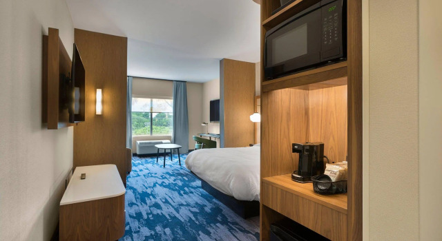 Двухместный люкс Fairfield by Marriott Inn & Suites Statesville