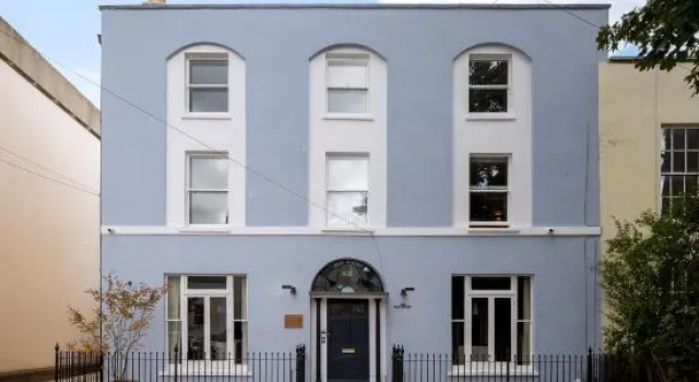 Arundel House by Ping's Studio Ltd