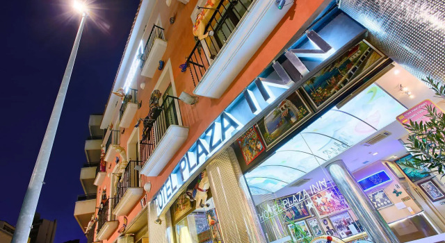 Hotel Plaza Inn, Забронировать Отель Фигерас Alt Empordà, рядом с Каталонский музей игрушек