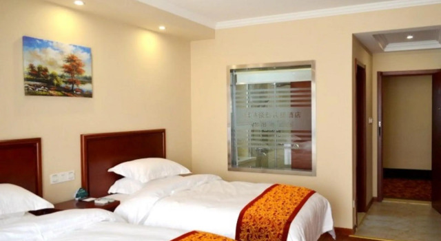 Двухместный номер Standard GreenTree Inn Nantong BaiDian Town XiuShuiYuan Express Hotel