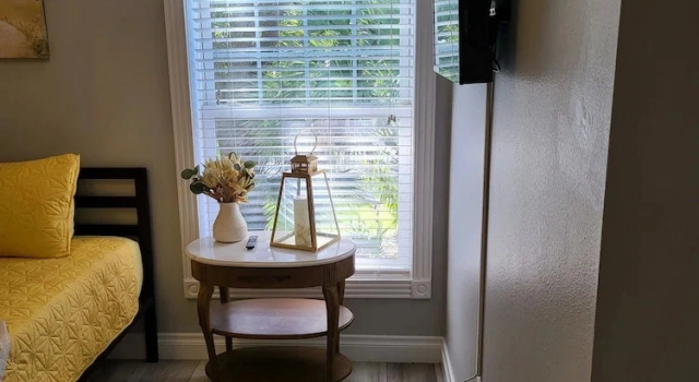 Коттедж Key West Style Vacation Home with Pool