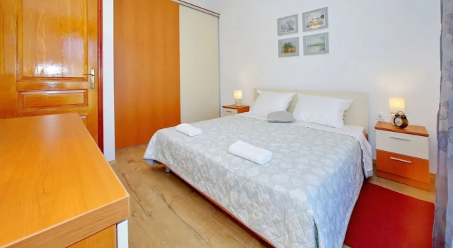 Modern Apartment With big Roofed Terrace, Garden, Near the Sea