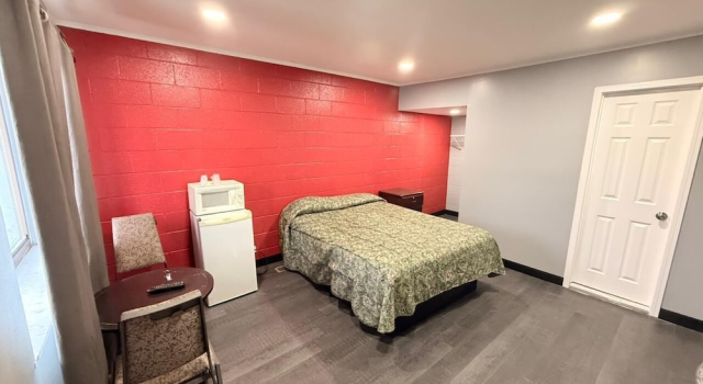 Starlite Motel, Брондау Мотель Fraser АҚШ