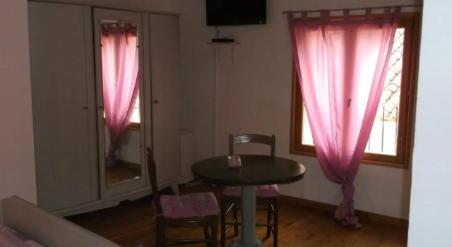 La Grange d'Antan, Rezerwuj Hotel Cruzy Hérault