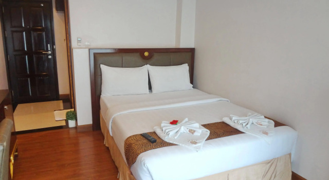 Maleez Lodge Hotel and Restaurant