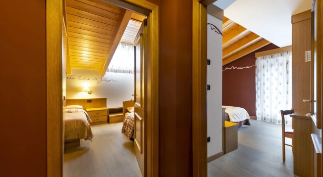 Семейный номер Standard с балконом Hotel La Serenella