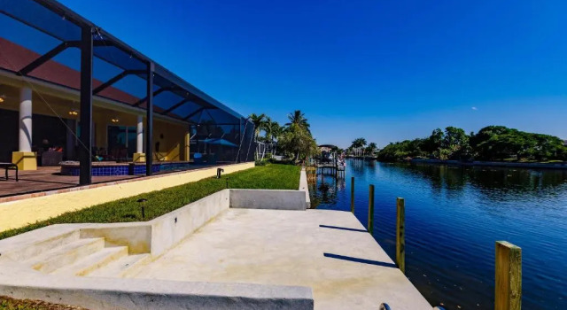 Scenic water view, 2 master suites with direct pool access - Villa Casa Amarilla, Забронировать Вилла Кейп-Корал Southwest Florida, рядом с Lee Health Women's Health