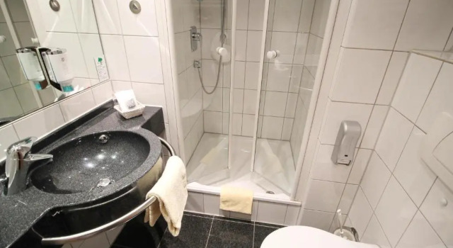 Одноместный номер Standard с балконом Hotel National Düsseldorf