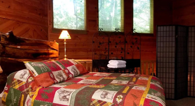 Bear Creek Lodge and Cabins in Helen Ga - Pet Friendly, River on Property, Walking Distance to downtown Helen