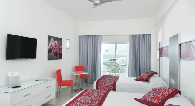 Трёхместный номер Hotel Riu Playa Blanca - All Inclusive