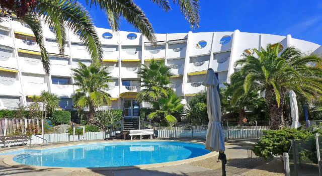La Calypso, Book Hotel Hotels in Camargue with a Pool, Swimming Pool