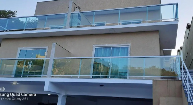 Excelente Casa na Praia do Peró com 1 quarto e 02 suítes, Забронировать Отель Отели штата Рио-де-Жанейро с парковкой, Парковка