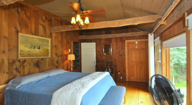 Pondview Cabin - Log Cabin Retreat, Book Feriehus Sommerhuse i Berkeley Springs, Hytte