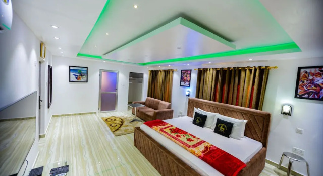 Люкс Royal Nap Apartment Hotel