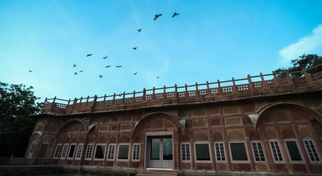 WelcomHeritage Bal Samand Lake Palace, Rezerwuj Hotel Hotele w Rajasthan z parkingiem, Parking