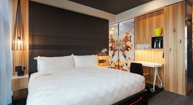 Двухместный номер Standard с видом на реку Alt Hotel Calgary East Village