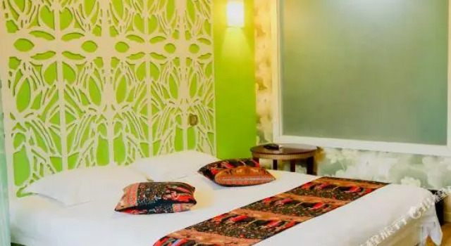 Emeishan Hanling Theme Hotel, Rezerwuj Hotel Tanie hotele w Emeishan