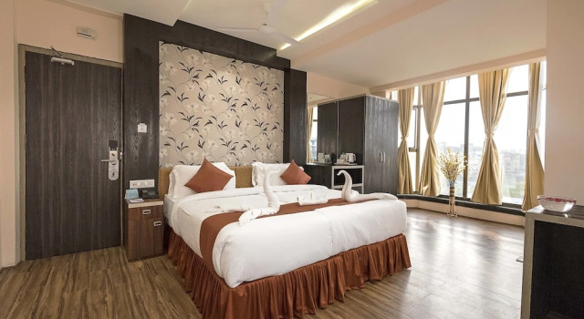 Номер Premium Regenta Inn Larica