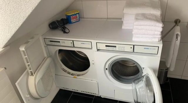 Апартаменты с балконом и с красивым видом из окна Löwenplatz Apartment near Station by Airhome