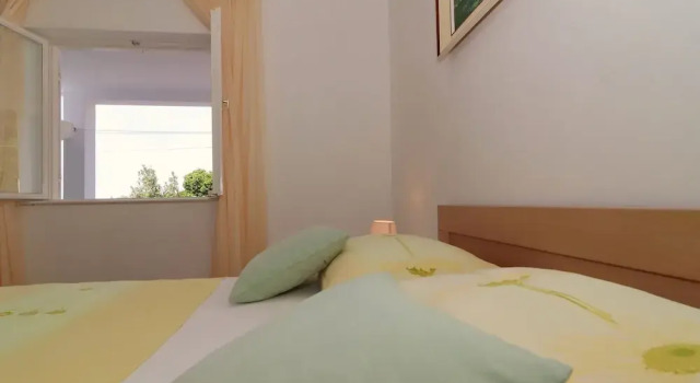 Apartments Villa Marijana - One Bedroom Apartment With Terrace and Garden View