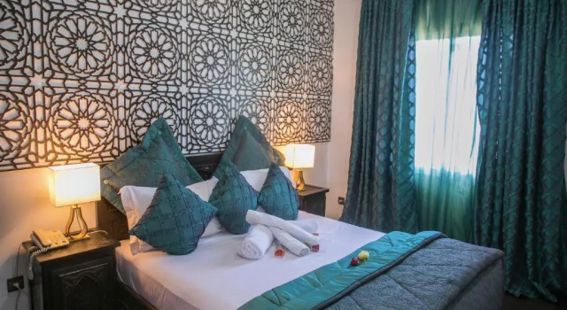 Полулюкс Hotel La Perle du Sud