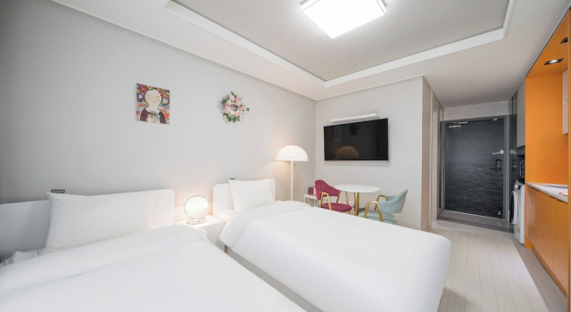 Camera Deluxe feel at home 동성로스타 비앤비