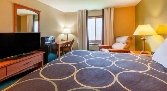 Двухместный номер Standard Super 8 by Wyndham Berlin WI