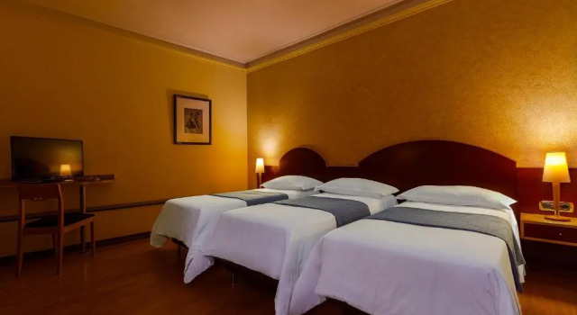 Трёхместный номер Standard Hotel Internacional Porto