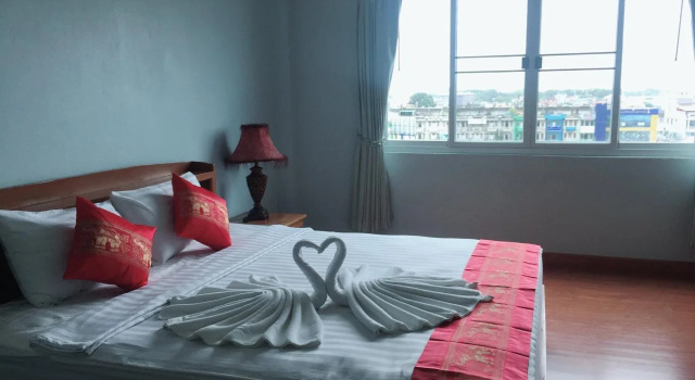 Golden Cherry Hotel, Book Hotel Hotels & Accommodations in Tachilek, Hotel