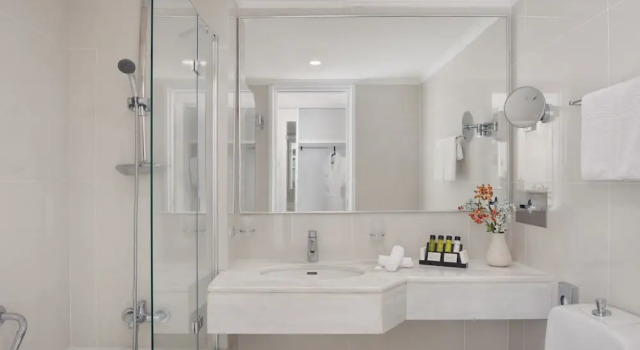 Номер Standard с балконом и с видом на внутреннюю территорию Grecian Sands Hotel