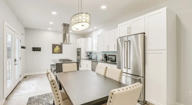 Коттедж Bright & Modern Home: 2 Mi to Presque Isle Airport